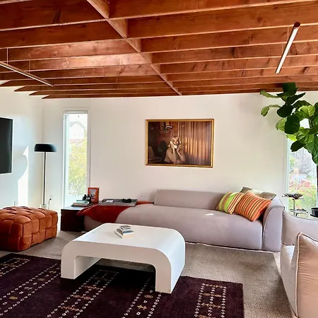 Spacious Resort Getaway @ Echo Park Ranch - Luxury Indoor/ Outdoor Home Steps From Sunset Blvd, Echo Park Lake, Dodgers Stadium